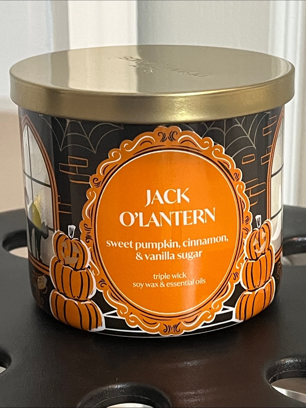Jack O’Lantern Halloween 3-Wick Candle 14 oz NWT Distant Lands